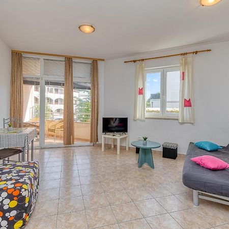 Sunrise Apartments Ровин Екстериор снимка