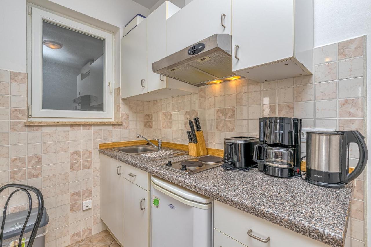Sunrise Apartments Ровин Екстериор снимка