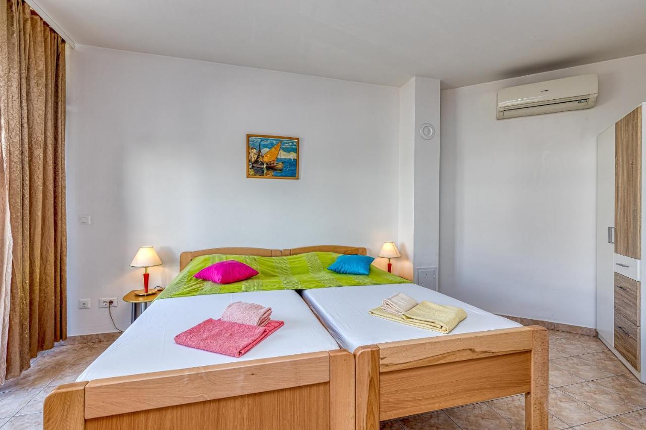 Sunrise Apartments Ровин Екстериор снимка