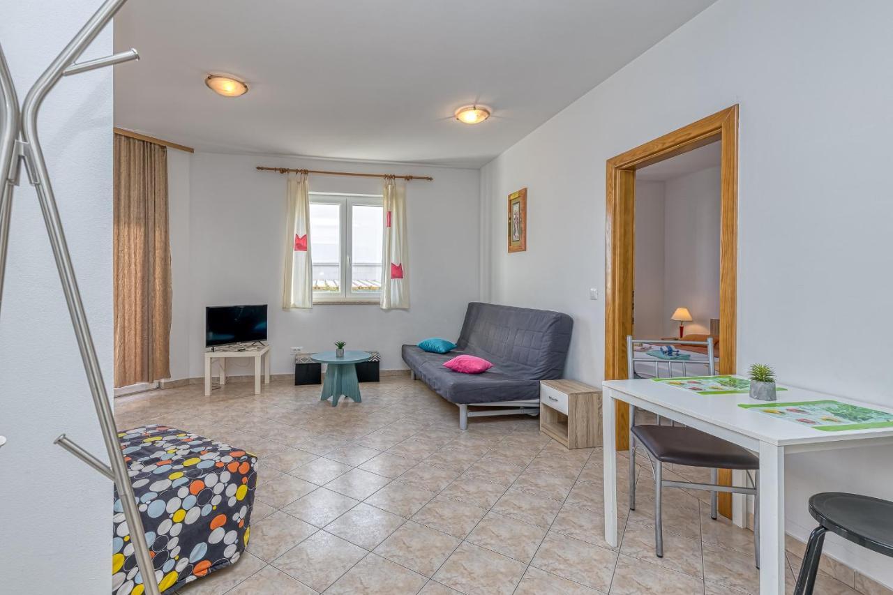 Sunrise Apartments Ровин Екстериор снимка